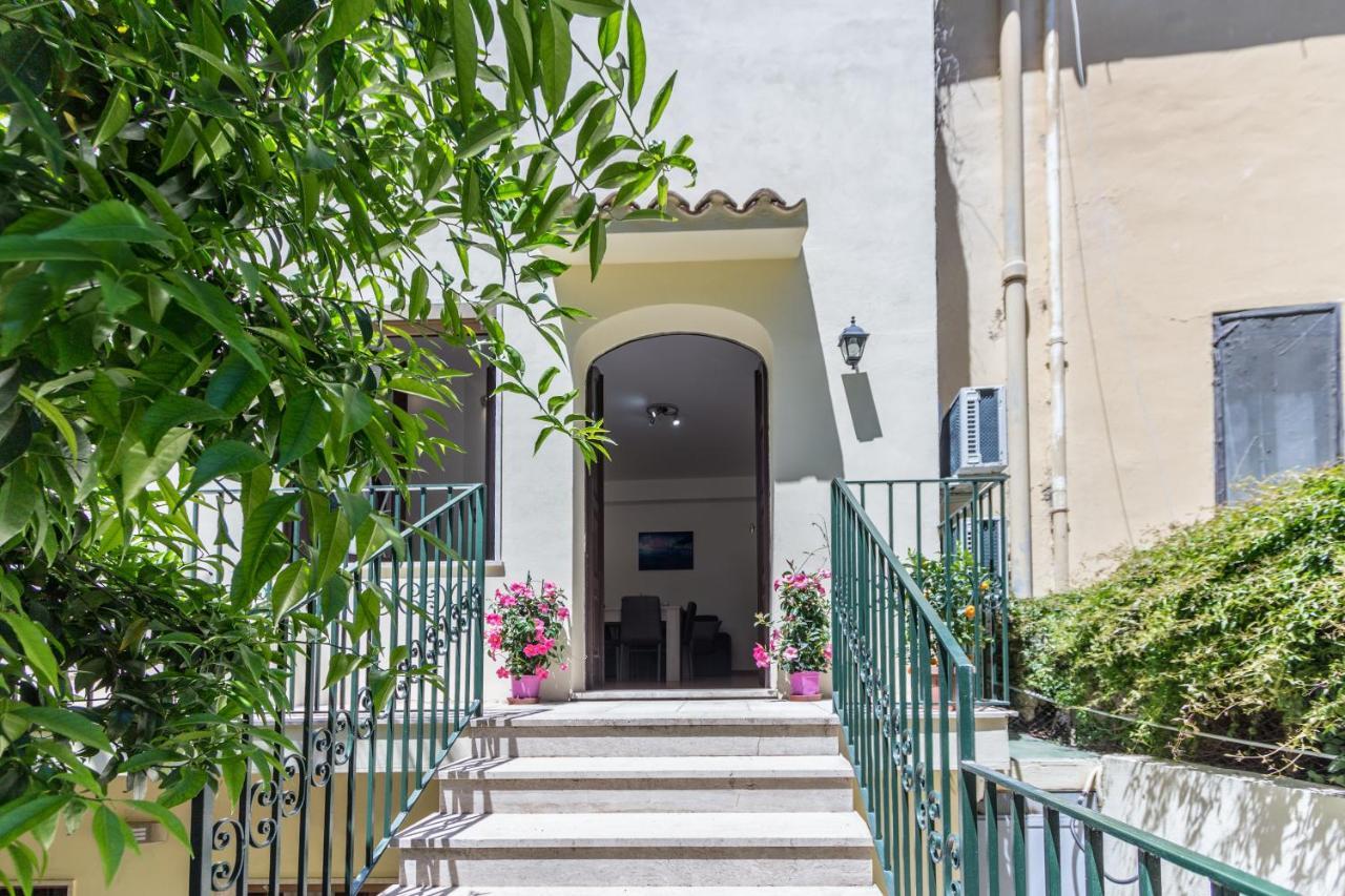 Villa Valverde Apartments E B&B Taormina Zewnętrze zdjęcie