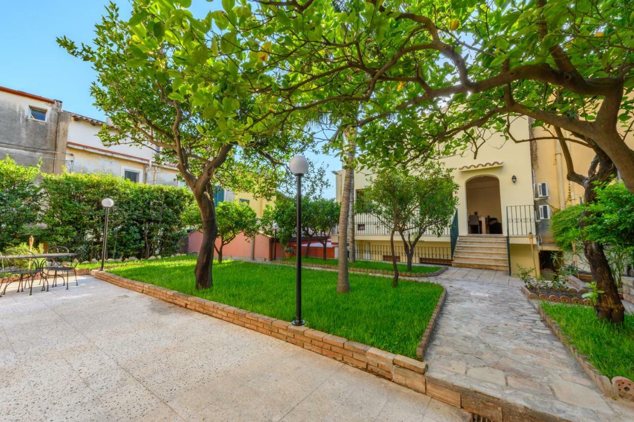 Villa Valverde Apartments E B&B Taormina Zewnętrze zdjęcie